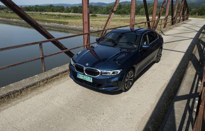 Test: BMW 330e - Aj PHEV jazdí excelentne