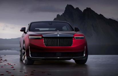 Rolls-Royce ukázal ďalší špeciál, La Rose Noire Droptail