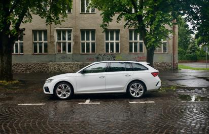 Biela Škoda Octava Combi s naftou: Takto vyzerá ideálne auto na predaj na Autobazar.EU