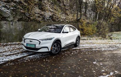 Ford Mustang Mach-E zvláda aj zimné cestovanie