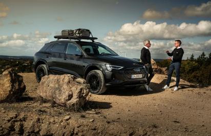 Audi Q8 e-tron v edícii Dakar prejde aj cez terén a má dobrodružné zameranie