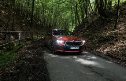 Elektrické autá sú čistejšie ako sa hovorilo, aspoň na Slovensku, hovoria výskumy