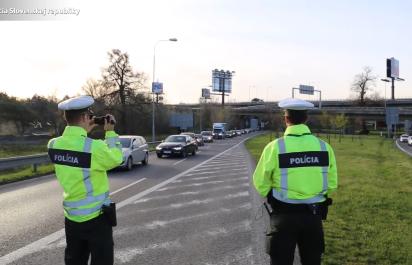 Nemáte šancu zistiť, že vás práve merajú. Aktuálne pokuty za rýchlosť