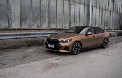  Test BMW 550e: Mimoriadne všestranné auto. Aj výkon, aj eko, aj rozumná cena