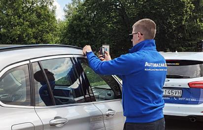 Slovensko opäť zaplavili dovezené autá, vyplýva z dát rezortu vnútra. Autobazar.EU varuje pred vážnymi rizikami