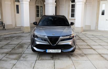 Alfa Romeo Junior na Slovensku predvedie nielen hybrid, ale aj elektrický pohon
