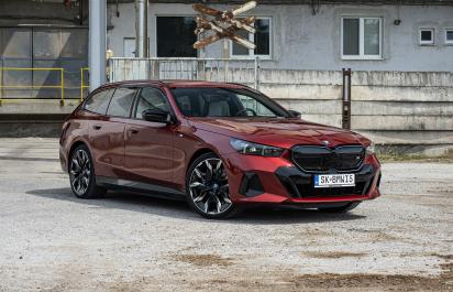 Test BMW i5 M60 Touring: Výkon menšej elektrárne v rodinnom kombi