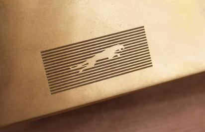 Briti práve ohlásili koniec značky Jaguar, ako ju poznáme. Práve odhalila novú kontroverznú identitu