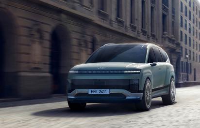 Hyundai Ioniq 9 s tromi radmi sedadiel bude obor