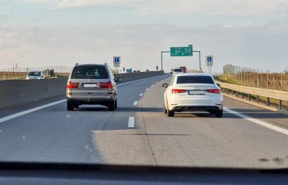 Rodinné diaľničné známky v Česku: Mali pomôcť, dobrý nápad môže teraz stáť miliardy