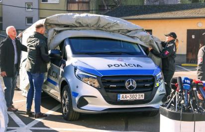 Polícia opäť mení dizajn áut: „Ukrajinský“ motív končí, toto majú byť nové národné farby