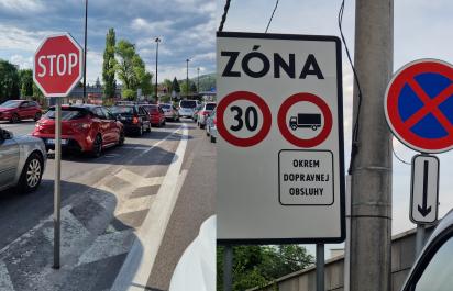 Starosta po kontrole nechal odstrániť 40 dopravných značiek, obec tak ušetrí tisíce ročne