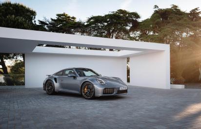 Porsche 911 Turbo S je hybrid, ale má extrémny výkon