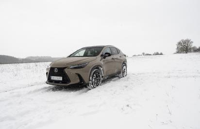 Test: Lexus NX350h Overtrail - Keď luxus ide na vandrovku