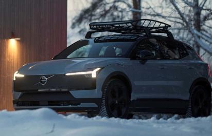 Do terénu s elektrickým autom? Volvo si myslí, že áno, má nové EX30 CC