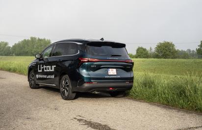 Dali nám vyskúšať čínske rodinné auto, ktoré nahradí Sharan a S-Max. Pozrite si naše dojmy