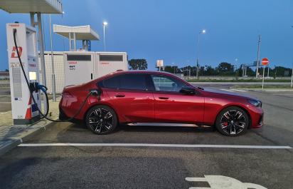 SEVA: Slovensko má už TISÍC lokalít pre verejné nabíjanie áut