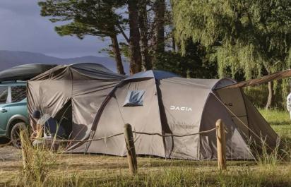 Dacia exceluje: Kempingová výbava v cene dovolenky - Stan na auto len za 380 €! 