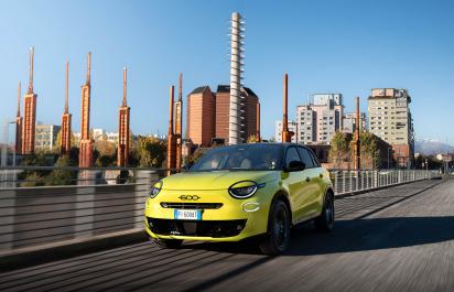Nová verzia Sport dáva malému modelu Fiat 600 vizuálnu dynamiku, má hybridy, aj elektro