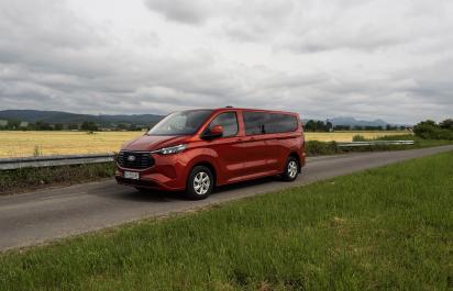 Test: Ford Transit Custom: Je benzín s elektrinou lepší ako dízel? 