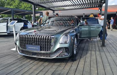 Je to oficiálne, Slovensko má novú čínsku automobilku HONGQI. Kedysi slúžila najvyššie postaveným komunistom