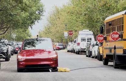 Tesla pri teste zrazila detskú figurínu až 8-krát. Automatické brzdy sú výzvou pre všetkých výrobcov