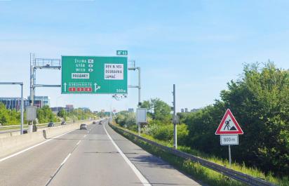 Uzávery bratislavskej diaľnice D2: Harmonogram uzáver, obchádzkové trasy, zúženie jazdných pruhov a dôvody opráv
