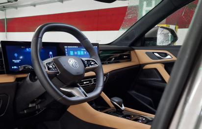 Zákaz čínskych áut pri strategických štátnych objektoch je obrazom rastúceho napätia medzi nami a Čínou