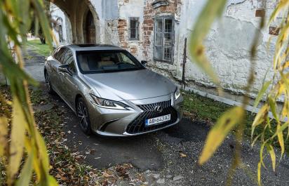 Test: Lexus ES300h - Krížnik za takú cenu ako nebola