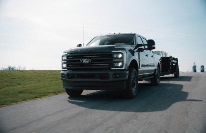 Ford Super Duty Carhartt ukazuje spojenie drsného pick-upu s drsným pracovným oblečením