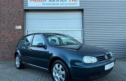 Jazdený Golf IV ako zo škatuľky. Niekdajší sídliskový sen je na predaj za menej ako 10-tisíc eur