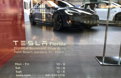 Reuters: Tesla už vyvíja nový menší a lacnejší elektromobil, nebude to len variant Modelov 3 a Y
