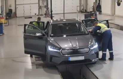 Prvá technická kontrola elektromobilu vie prekvapiť. Na tieto veci si treba dať pozor