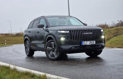 Test: JAECOO 7 SHS za 37-tisíc. Hra na luxus mu ide, jazdí slušne, záruka 7 rokov. Stačí to na prelomenie nedôvery?