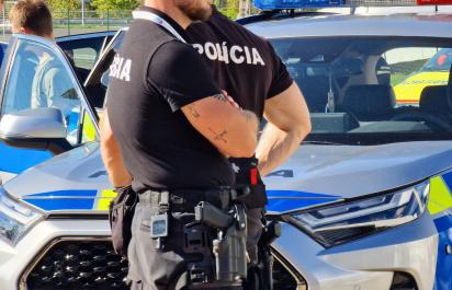 Aktuality: Policajt nevydal blok za pokutu, vodičovi navrhol odfotiť si displej na mobile. Finančné riaditeľstvo následne spísalo absurdnú odpoveď