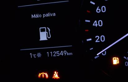 Prázdna nádrž ničí čerpadlo a ABS predlžuje brzdnú dráhu: Motoristické mýty, ktoré sú v skutočnosti faktami