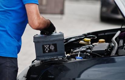 Kontrolujte si ju radšej ešte dnes. Autobatéria v zime trpí bežným problémom, pre ktorý zajtra nenaštartujete