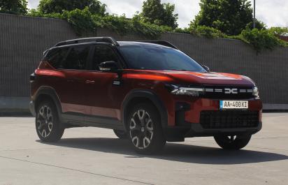 Test Dacia Bigster Hybrid: Oplatí sa priplatiť za hybrid? Kde kúpiť lacnejšie ako v oficiálnom cenníku? 