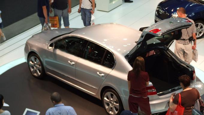 Dvere vo dverách - Škoda Superb 2008 TwinDoor riešenie otvárania dverí