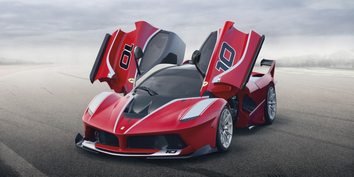 Okruhová bomba Ferrari FXX K: Hybrid s výkonom 1050 koní!