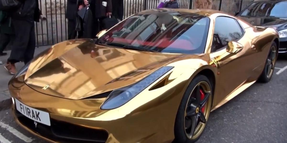 Ferrari 458 Spider v zlate a najšokujúcejšie úpravy celebrít