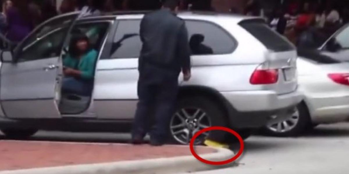 Nasadená botička? Pre túto ženu na BMW žiaden problém! 
