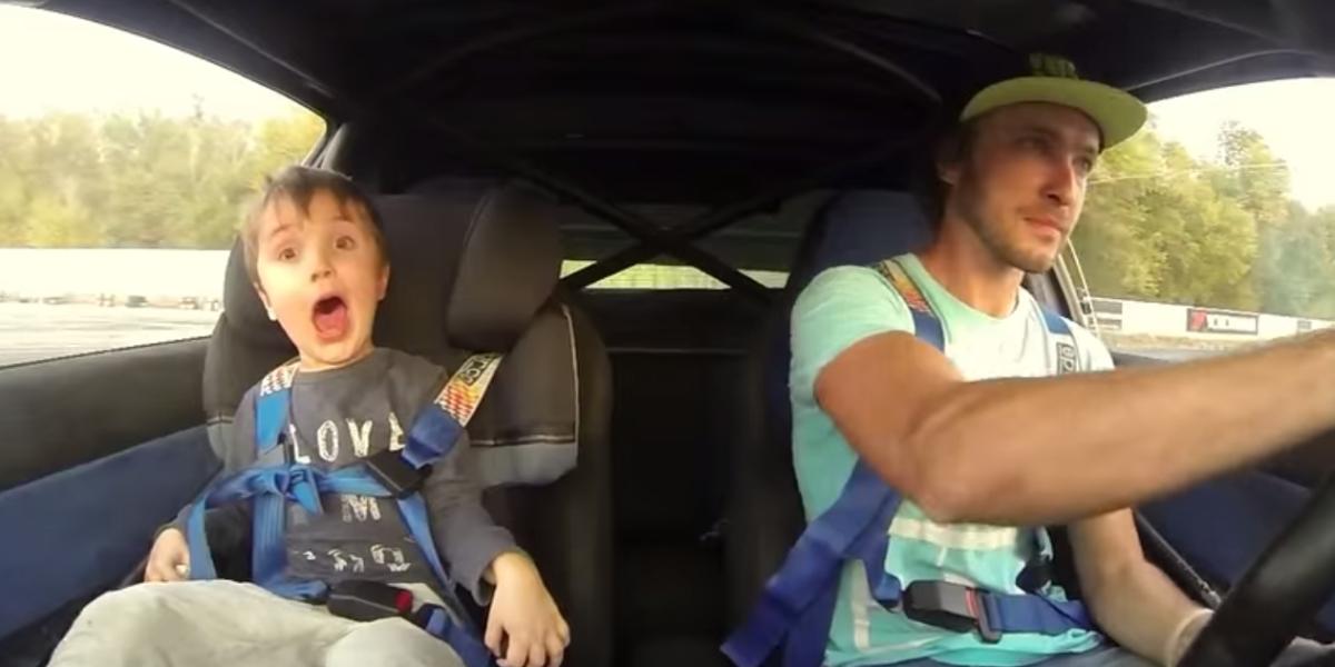 Najlepšia zábava pre deti? Tento muž berie syna driftovať!