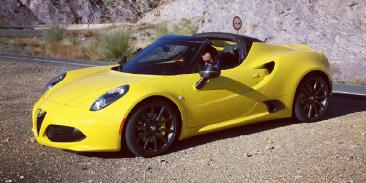 Alfa Romeo 4C Spider, talianska kráska s vetrom vo vlasoch.
