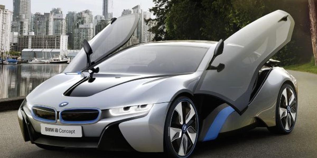 BMW i8 debutuje ako prvé na svete s laserovými svetlami!