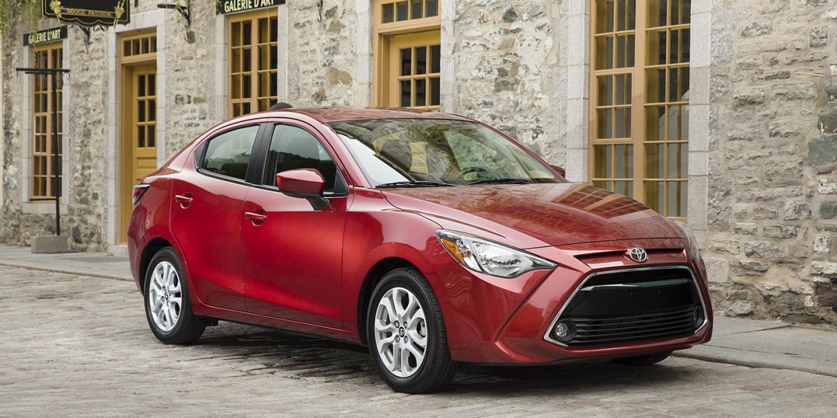 Toyota Yaris Sedan, alebo vyrabovaná Mazda 2 s iným logom