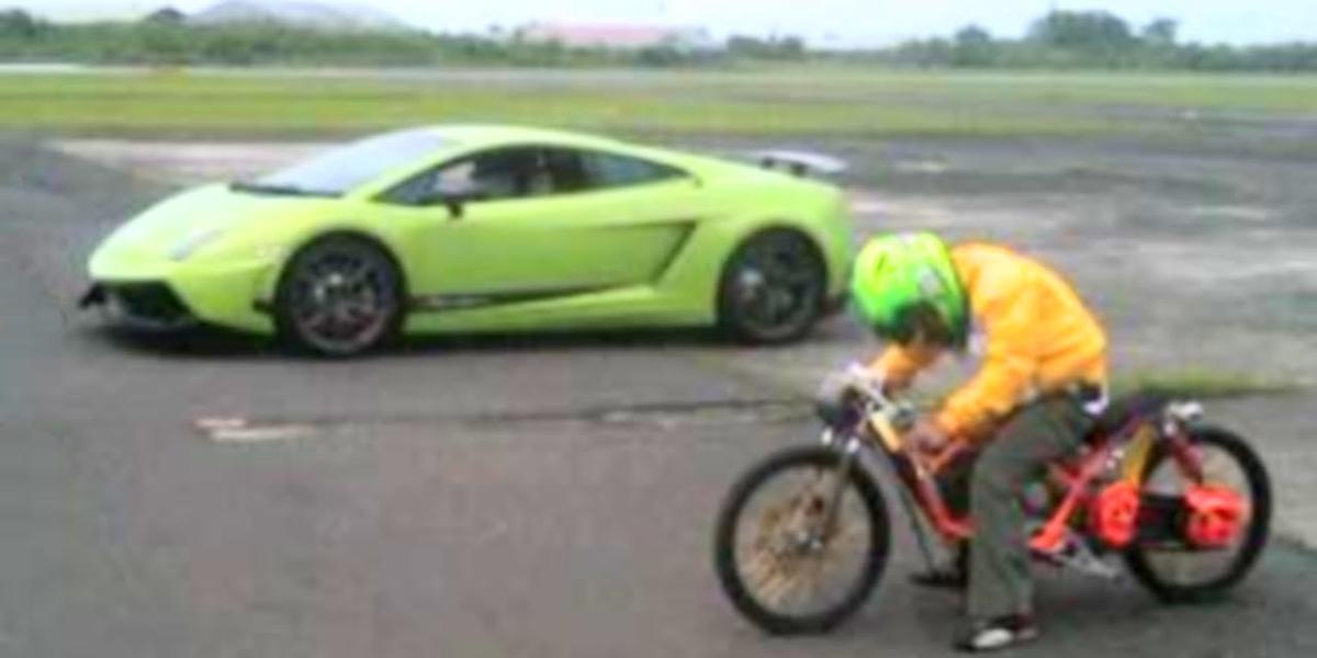 Video: Moped vs. Lamborghini!