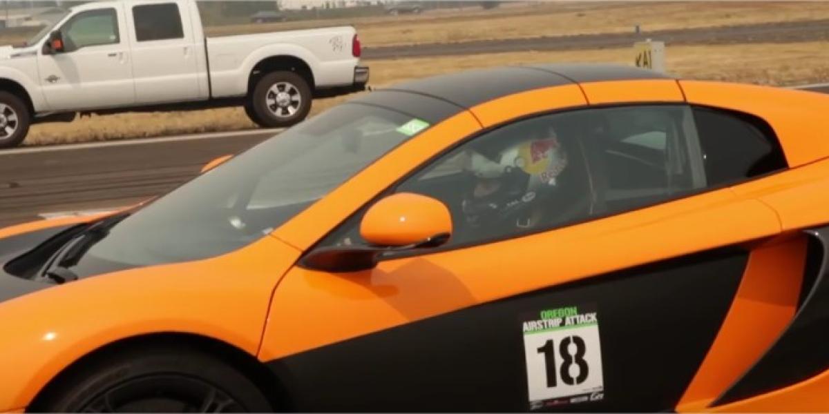 Vedieť sa narodiť? 12-ročný jazdí na McLarene 650S!