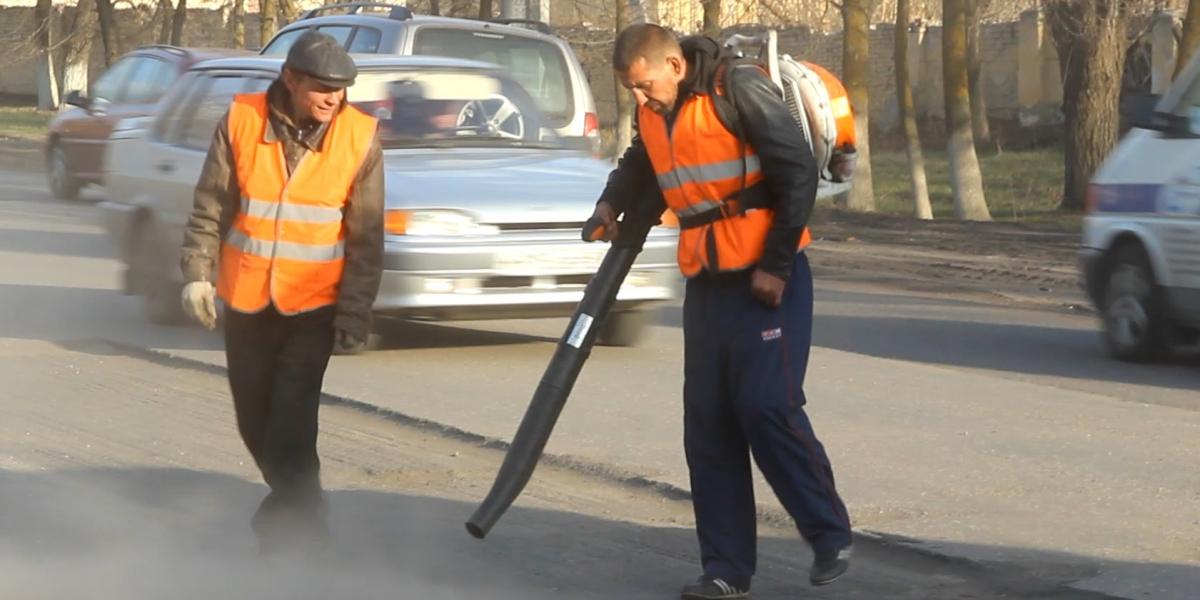Video: Údržba ciest na ruský štýl