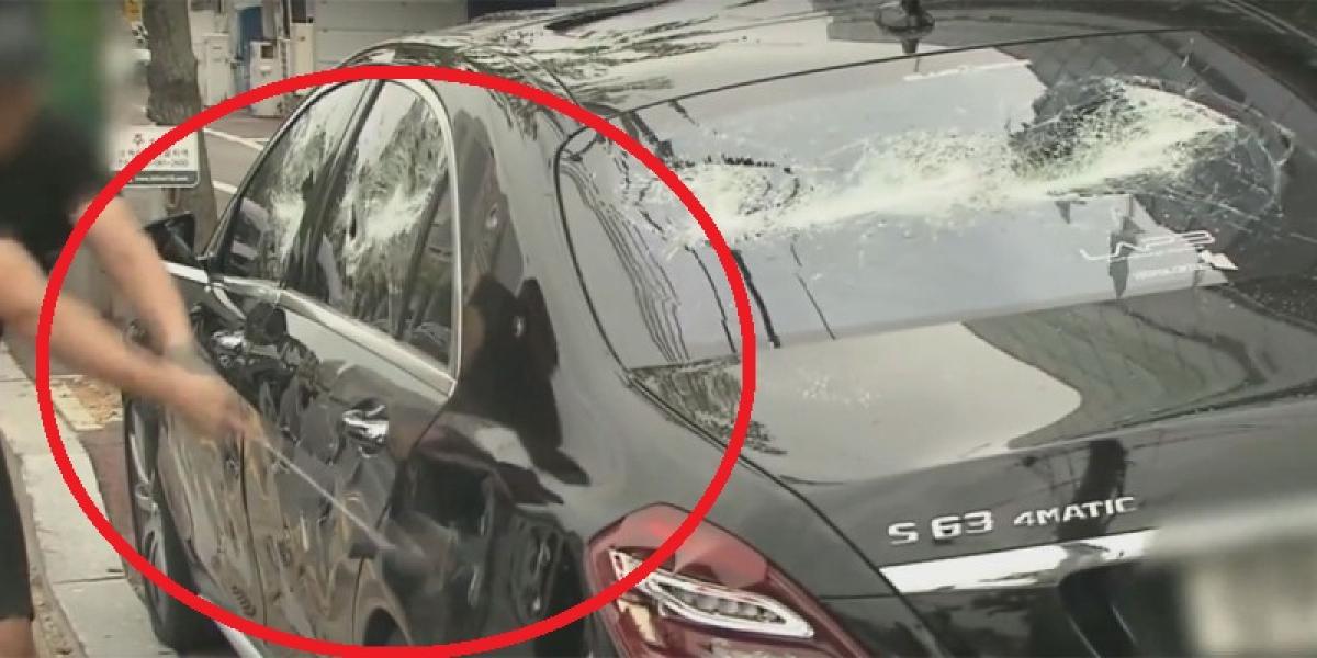 Video: Muž rozbil svoj Mercedes golfovou palicou!